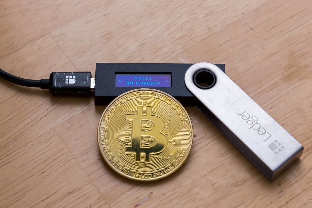 bitcoin ethereum litecoin hardware wallet